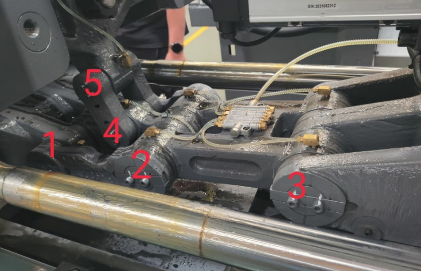 Angled five-point tether design for greater stability