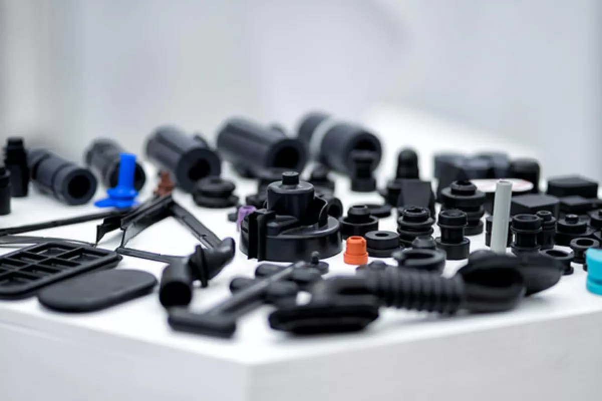 Thick-walled plastic products in the automotive industry