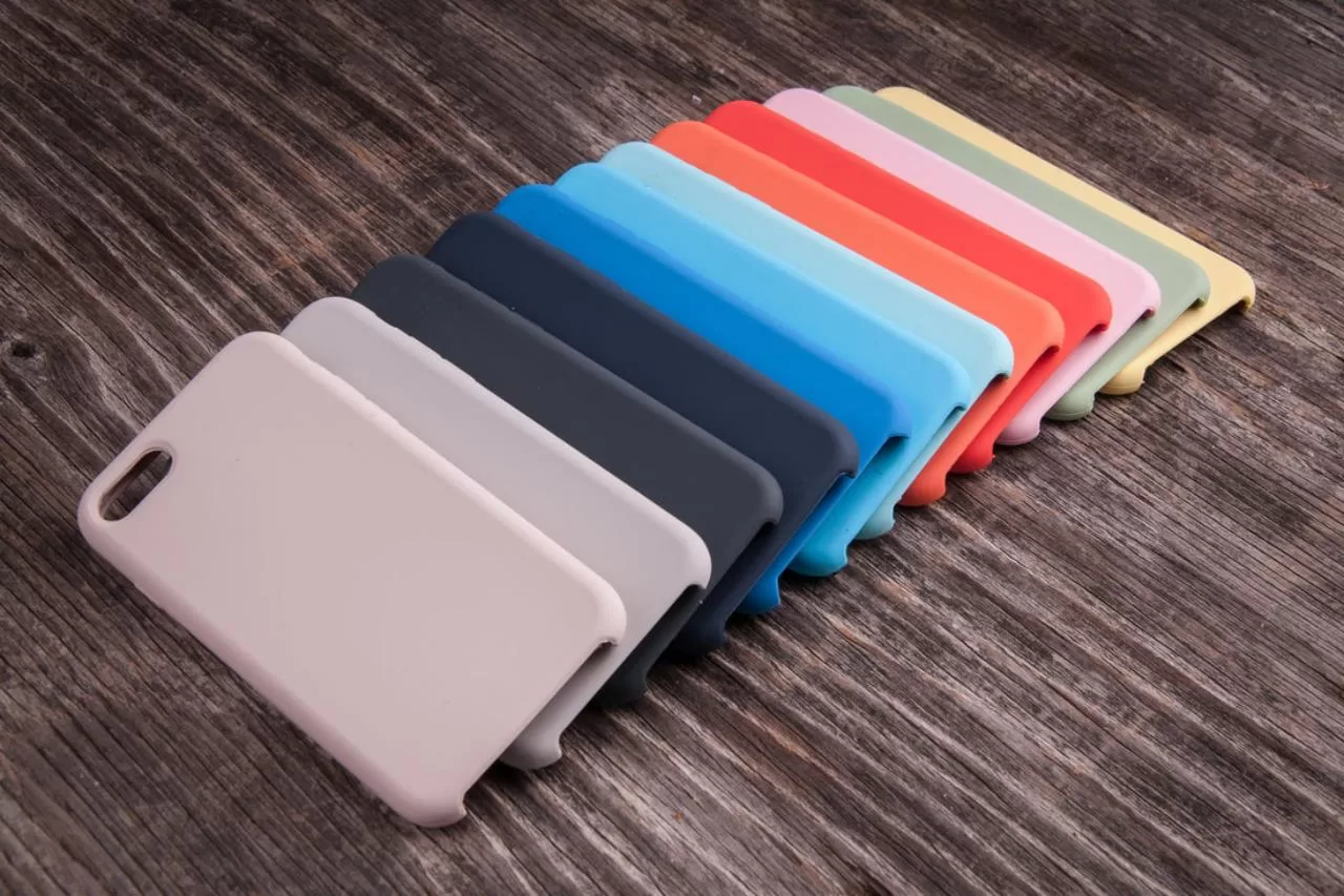 Mobile phone case injection molding