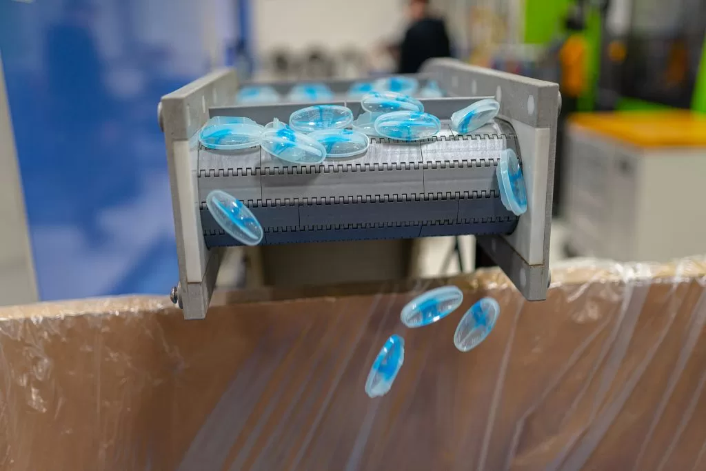 Reduce material waste through precise control of plastic molding