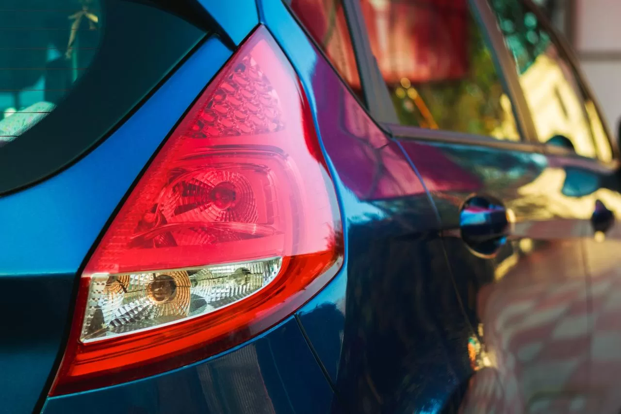 Thick-walled PMMA car lights(1)