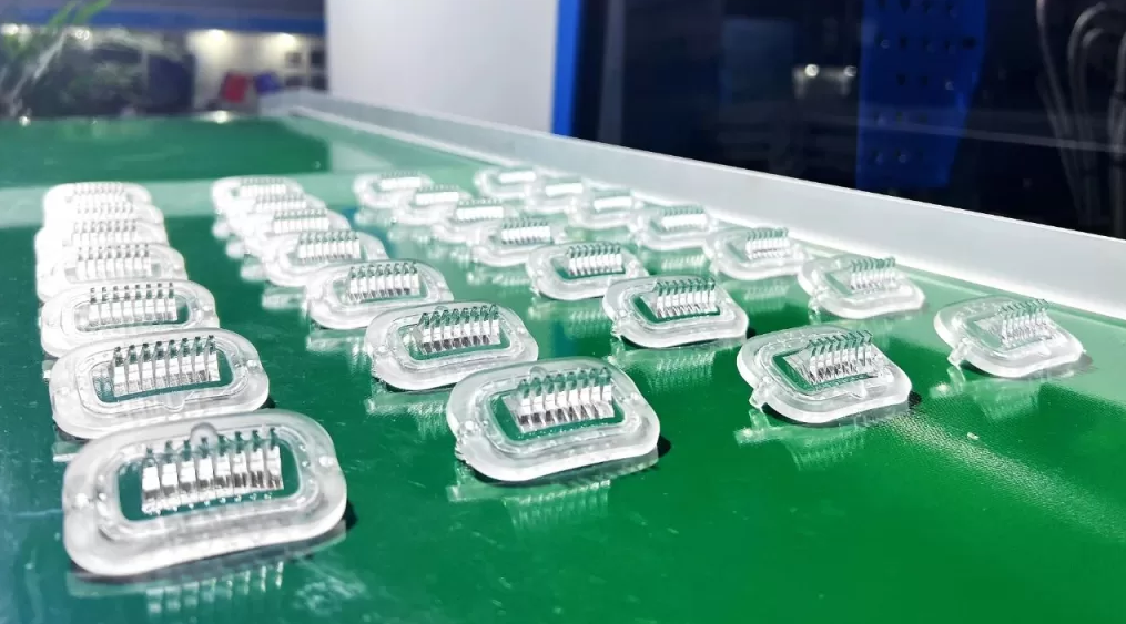 The Importance of Clamping Force in a 220-Ton Injection Molding Machine for Thick-Walled Parts