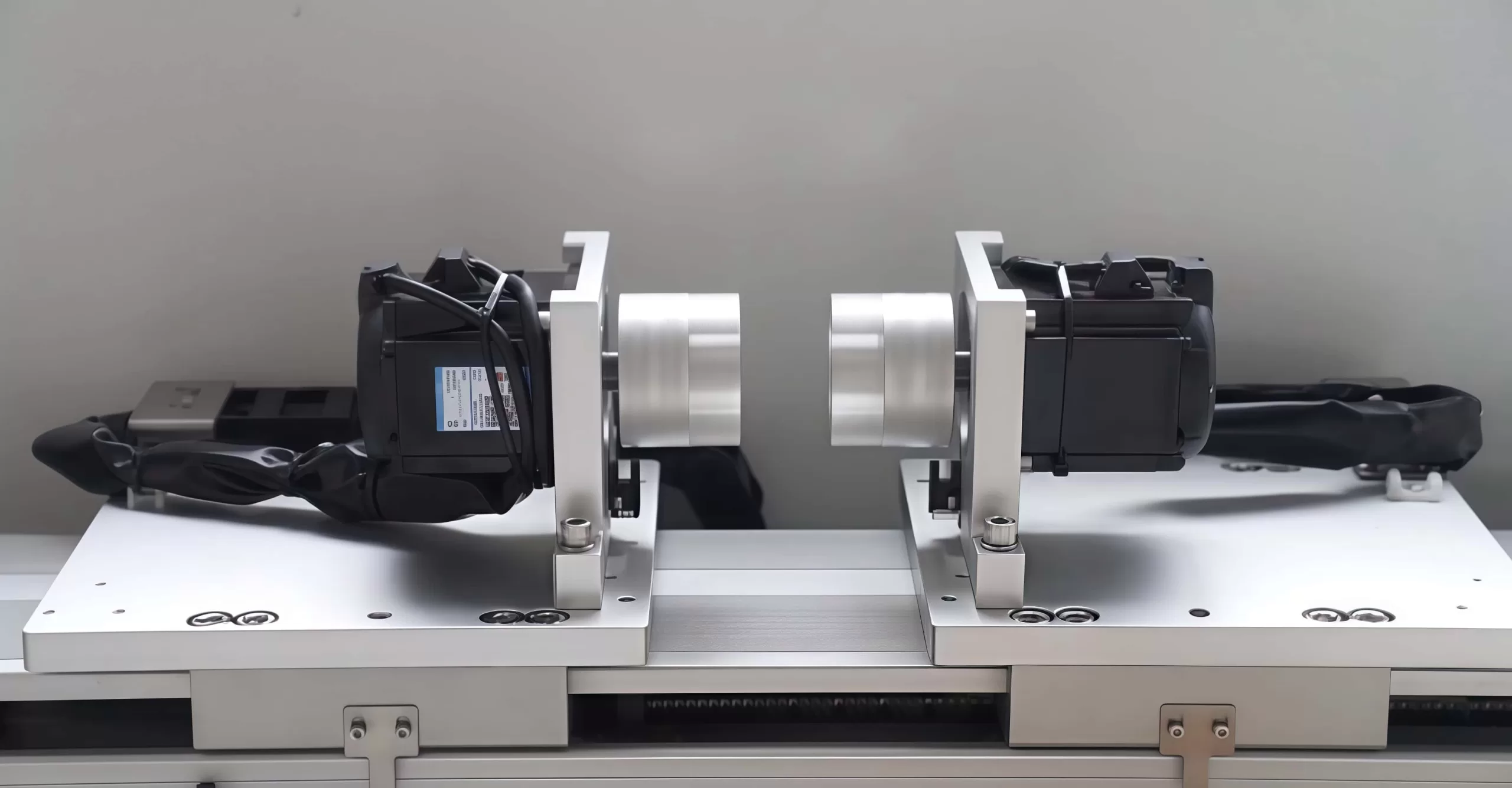 High-Speed High-Precision Synchronous Motion Control Technology